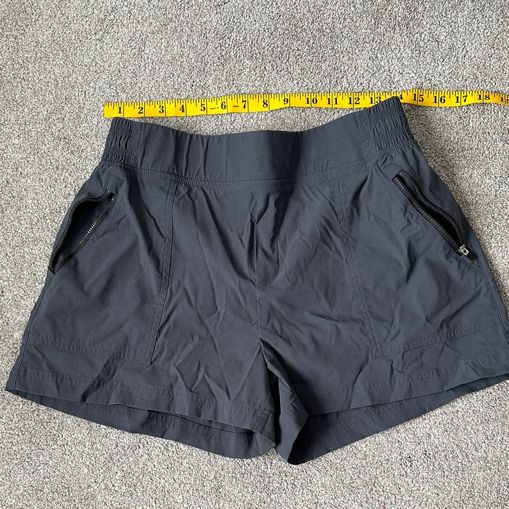 Merrell Women's Dark Gray Shorts Medium